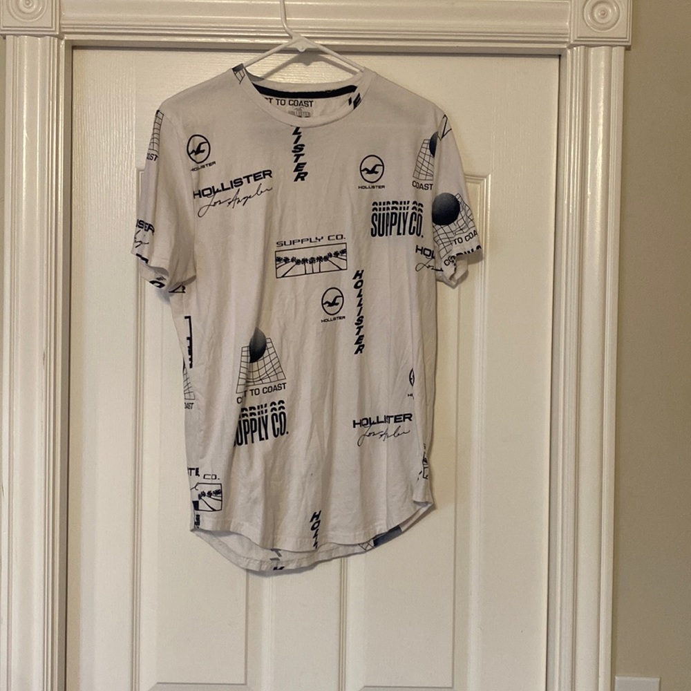 Hollister T shirt